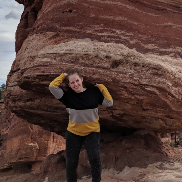 Meet your Posher, Megan - Picture 3 of 3